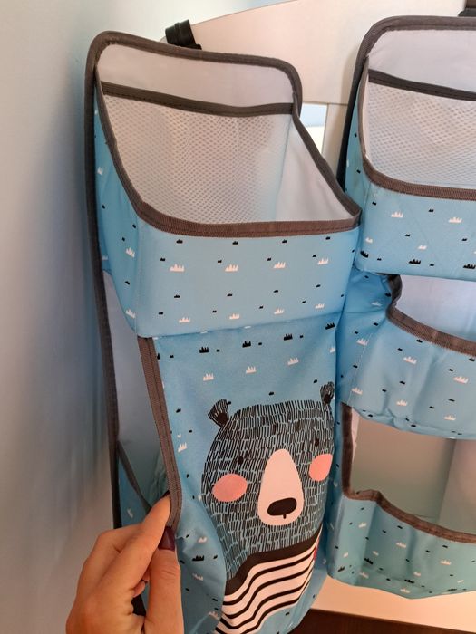 Organizery na łóżeczko