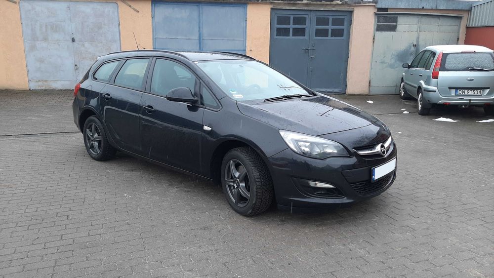 Opel Astra J 2014 kombi 1.7 cdti 110 km 6 biegów BDB klima ALU