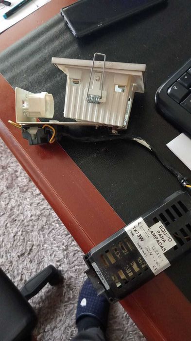 Focos de encastre com vidro com transformador a funcionar a perfeição