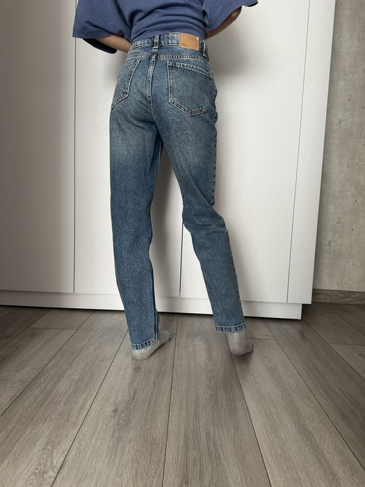 Джинси bershka mom