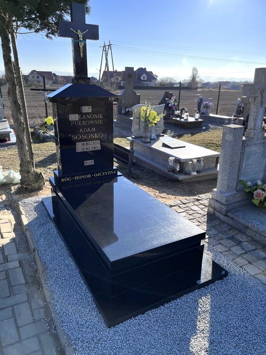 Nagrobek granitowy GRUBE ELEMENTY BRYŁA