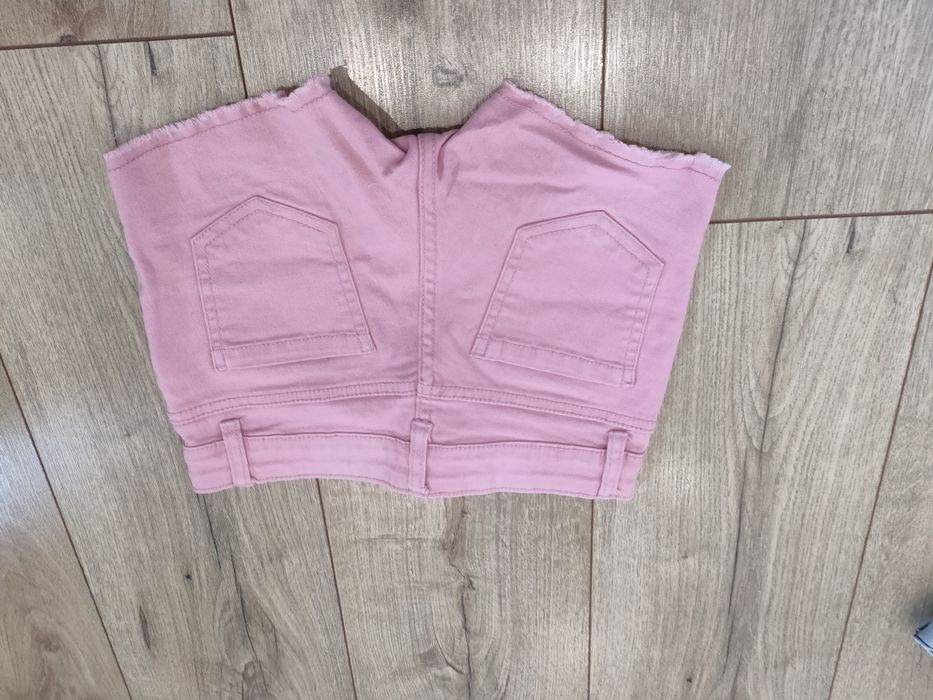 Krótkie spodenki rozm. 134