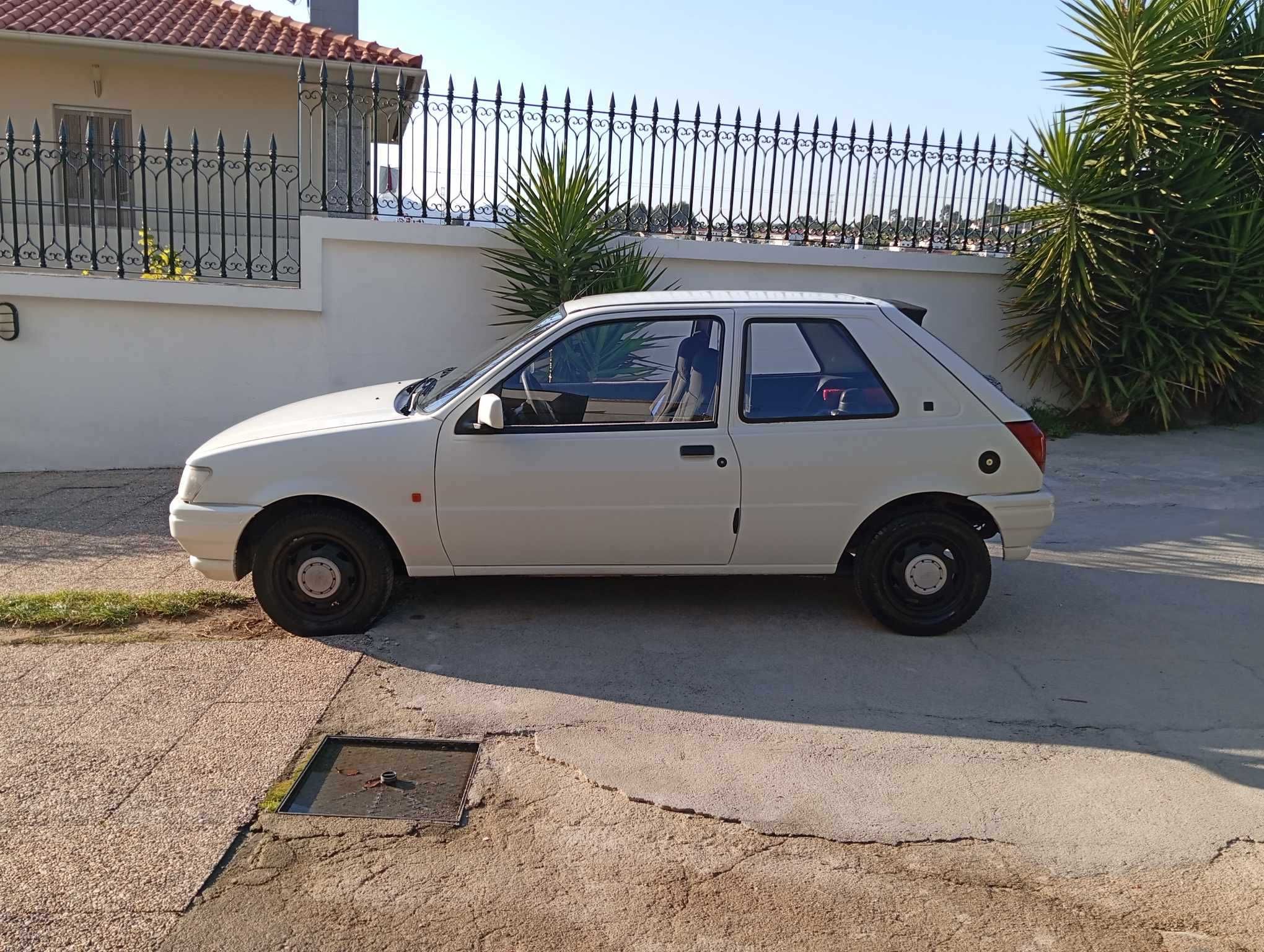 Fiesta 1.8 D - Carrinha -Van - Muito económica