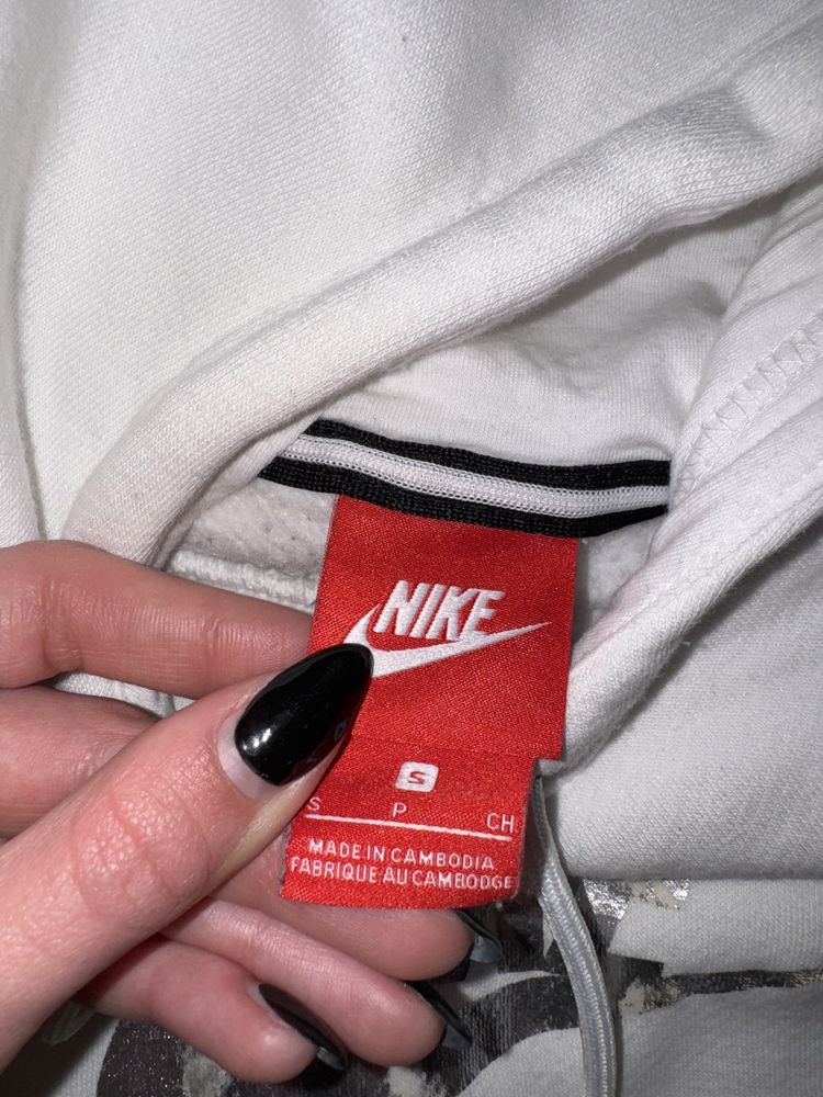 Укорочене худі жіноче Nike