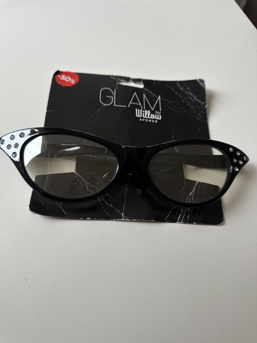 Okulary gwiazdy czarne z dżetami do stróju karmawał