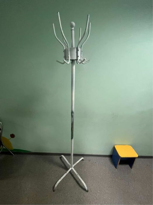 Вешалка железная