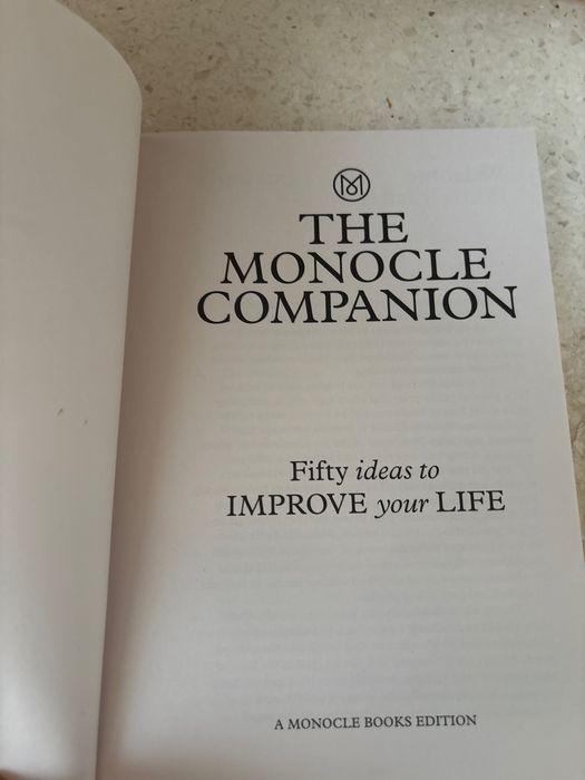 2 livros Monocle