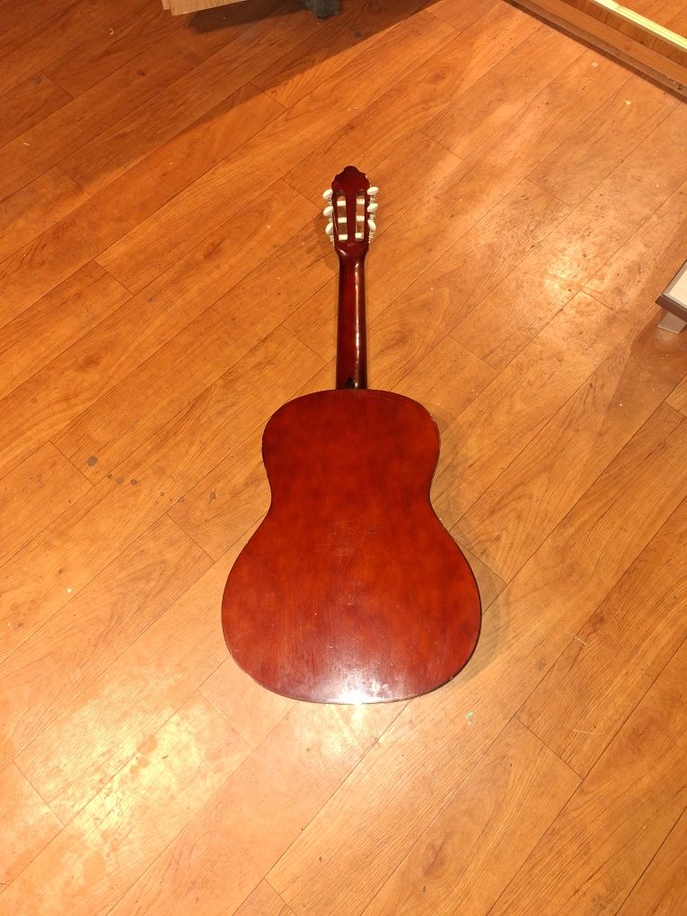 Gitara klasyczna .