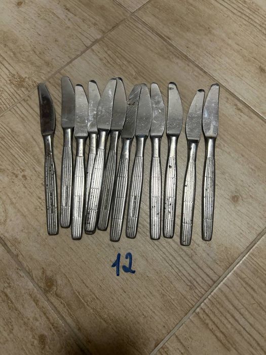 Столові прибори різні