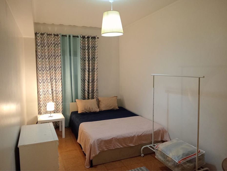 Quarto para casal c/ despesas incluidas Camarate