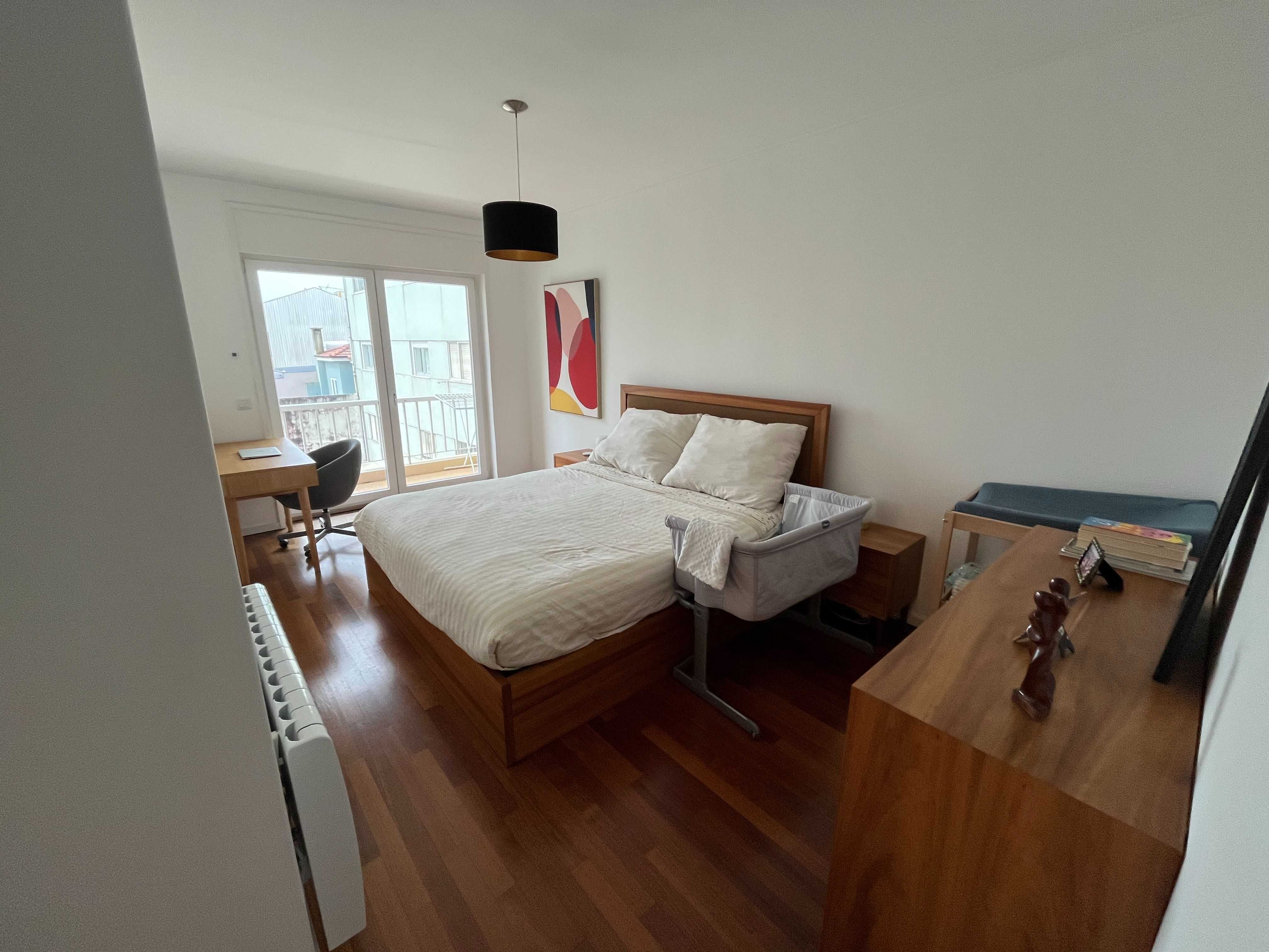 T3+1 renovado na Rua da Constituição – Porto 186 m² de área útil | Box