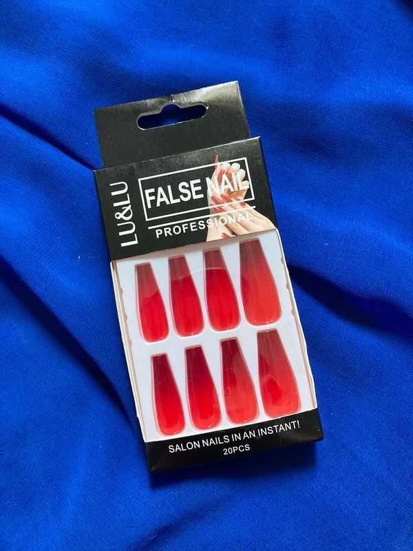Długie czerwone tipsy ombre coffin 20 sztuk