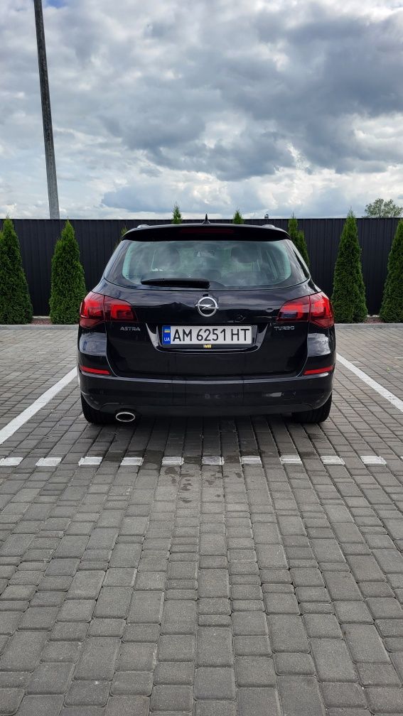 Opel astra j 1.6 180к.с