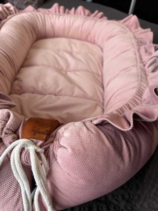 Kokon niemowlęcy VELVET z falbanką