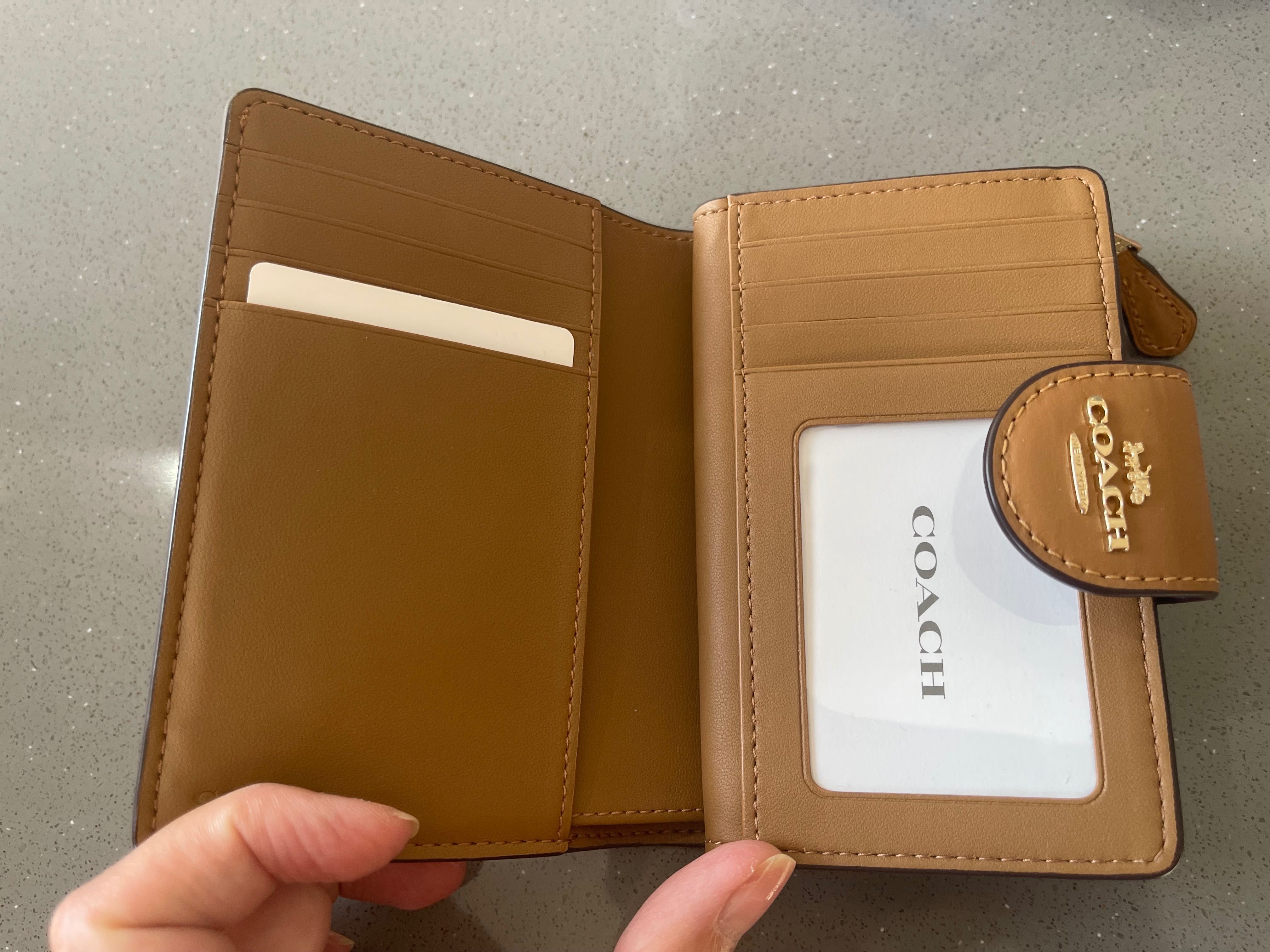 COACH medium corner zip wallet. Original. Кошелек натуральная кожа.