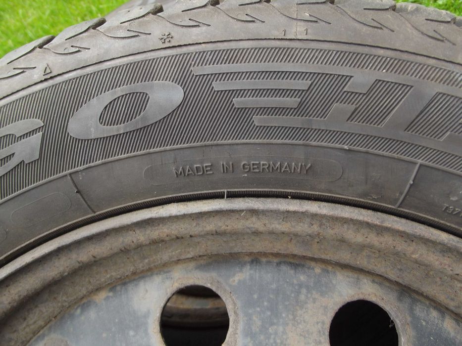 Opona zimowa 225/55 R17