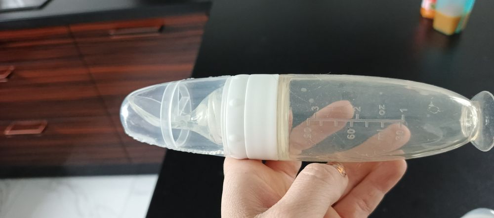 Pojemnik z łyżeczka i na mleko