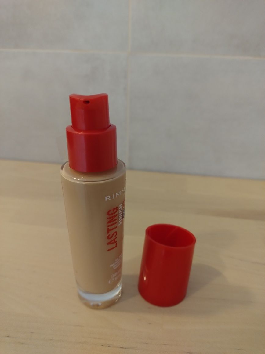 Fluid Rimmel Lasting Finish 150 Rose Vanilla