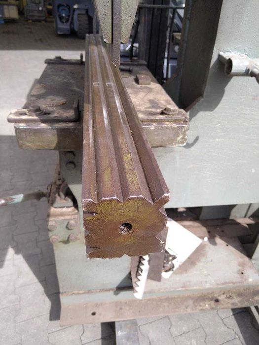 Prasa hydrauliczna wysięgowa krawędziowa