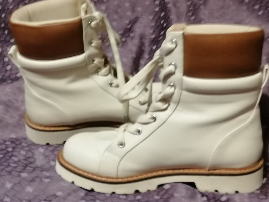 чоботи жіночі ботинки