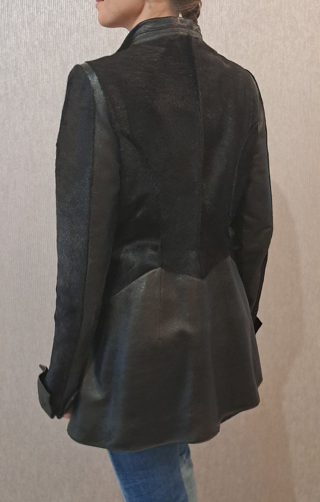 Шкіряна куртка жіноча