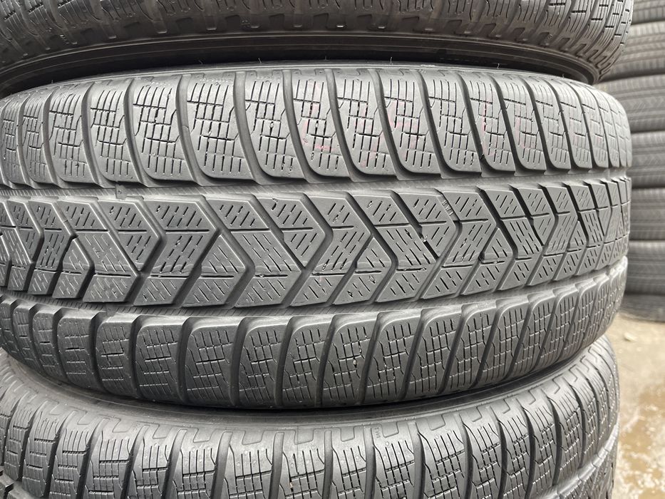 235/60/R18 (зима) Pirelli SottoZero 3