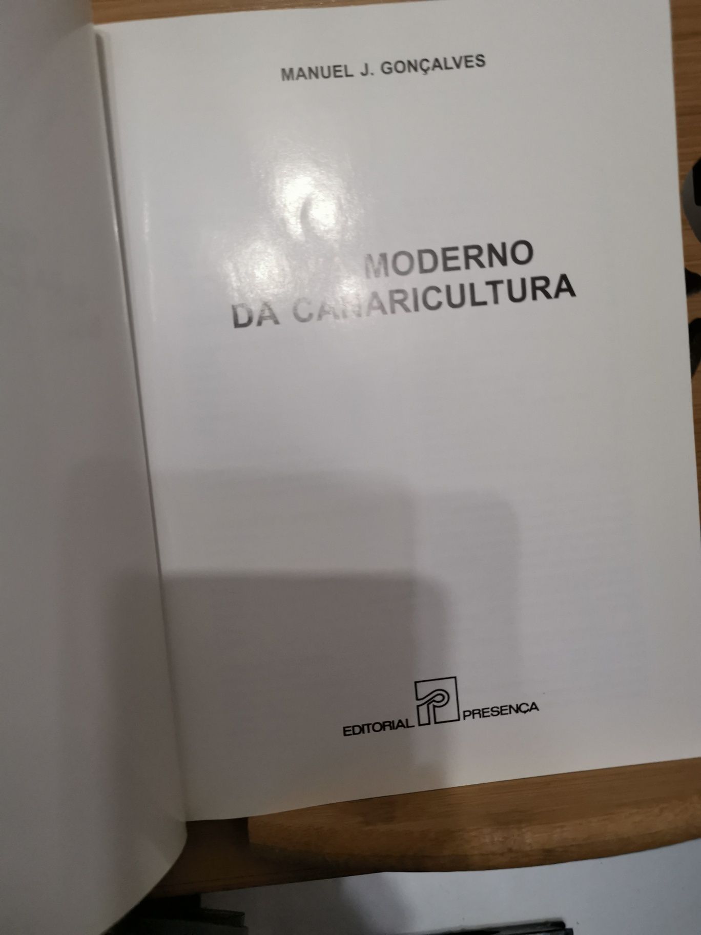 Guia Moderno da Canaricultura