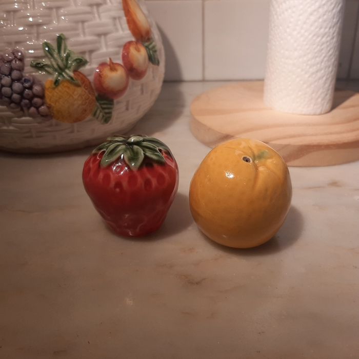 Par de saleiro e pimenteiro loiça das caldas