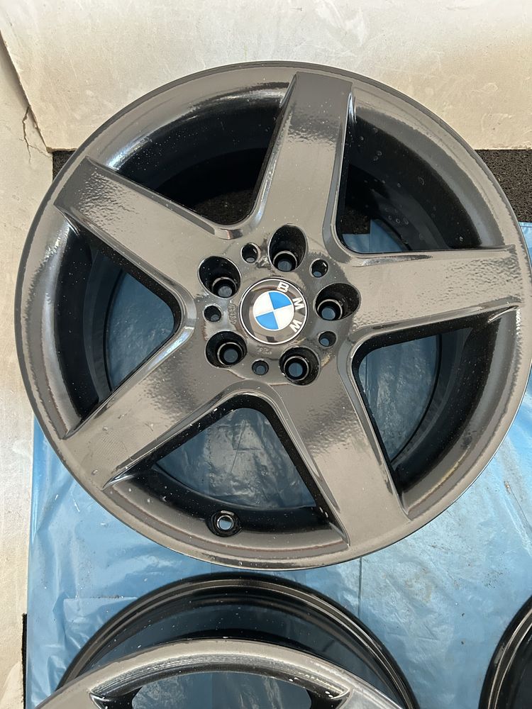 68 Felgi Aluminiowe BMW R 17 5x120 otwót 74 Bardzo Ładne Czarne E 39