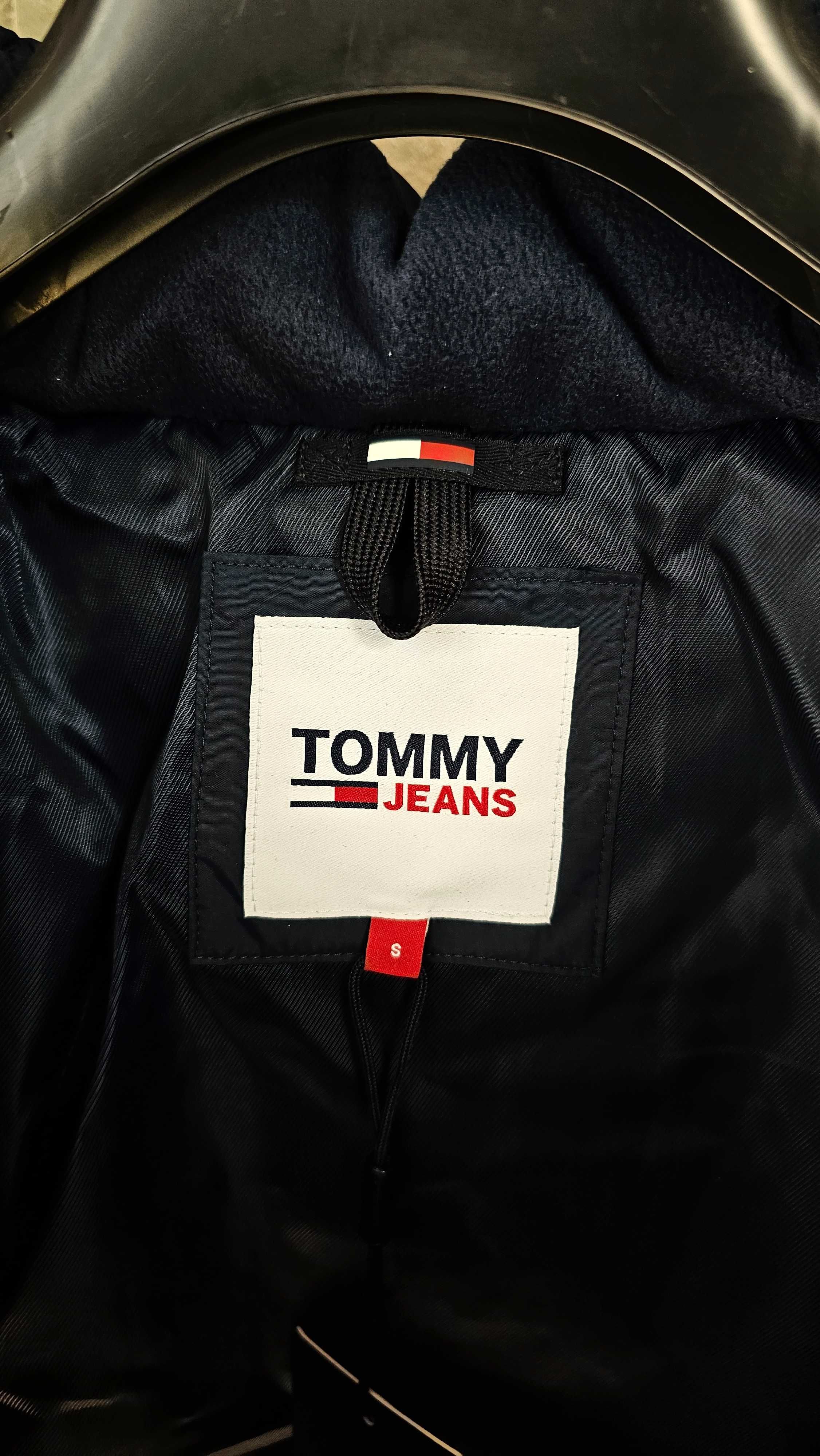 Куртка Tommy Hilfiger dw0dw13741 C87 розмір С оригінал пуховик