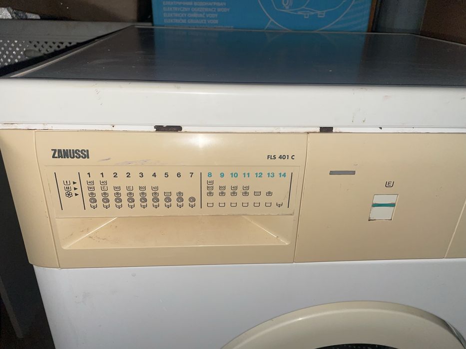 Пральна машинка zanussi