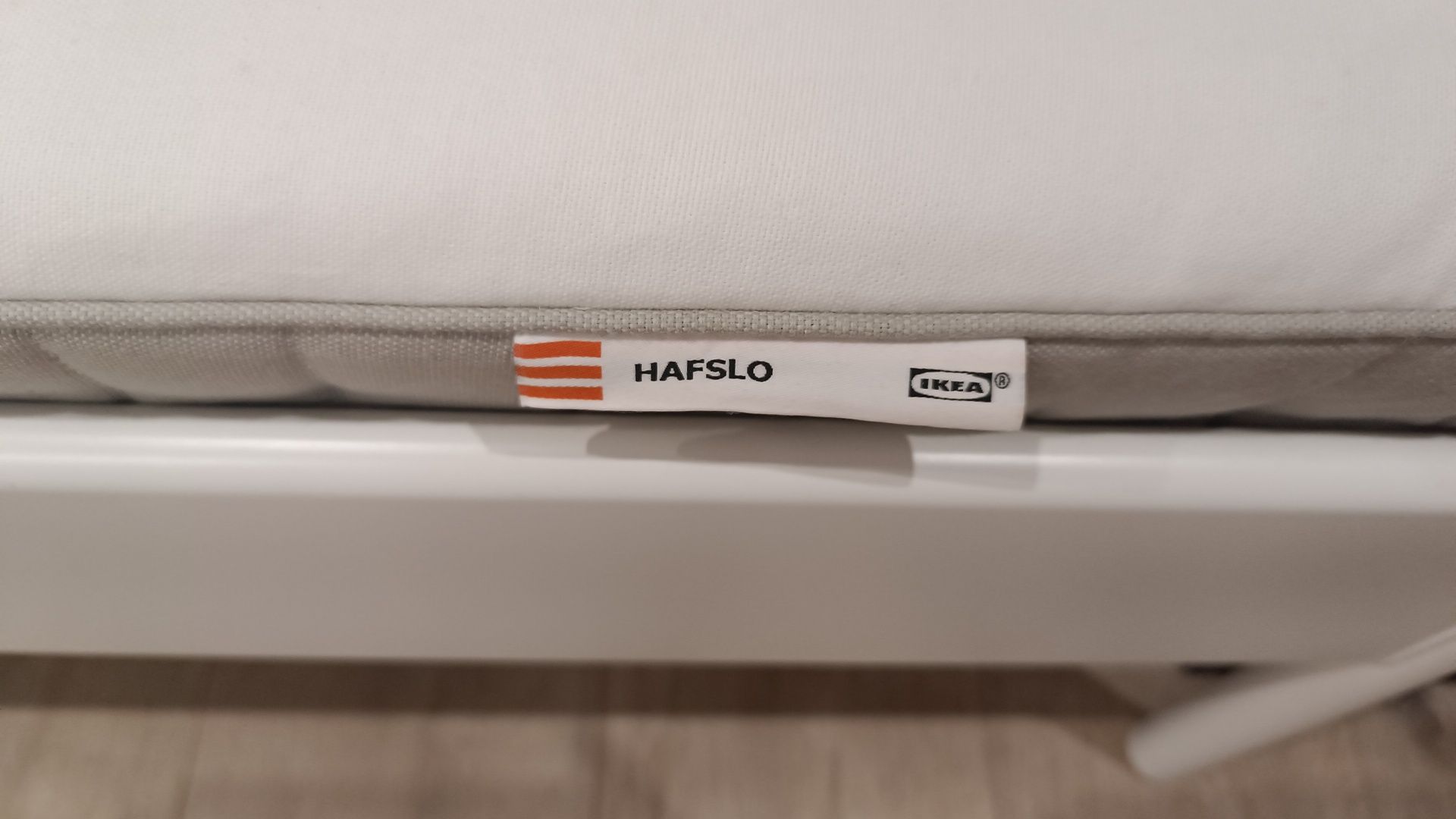 Cama casal com 2 colchões