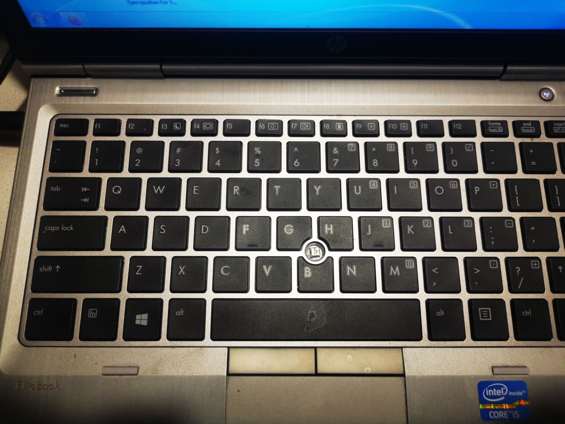 Laptop hp elitebook r 2016