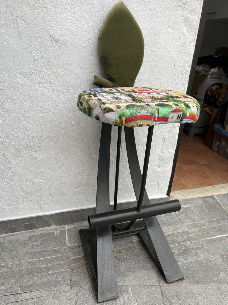 Cadeira de bar unica forma maça