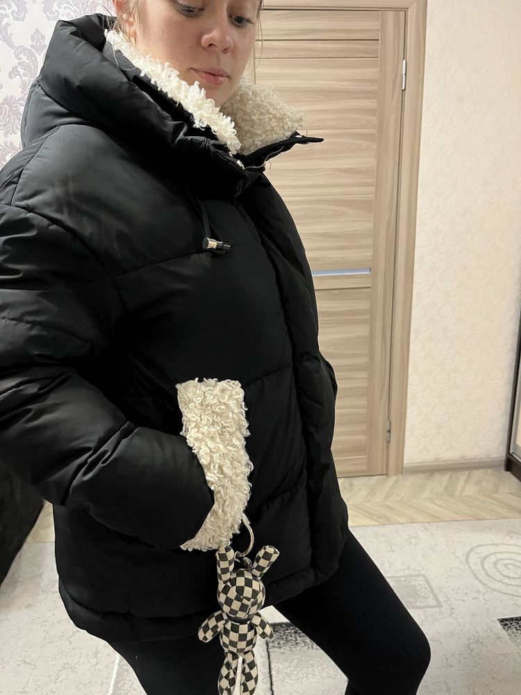Стильна куртка жіноча зимова