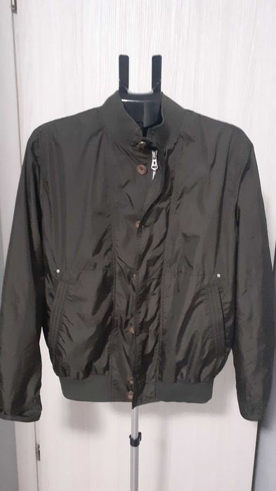 Ветрівка Bugatti