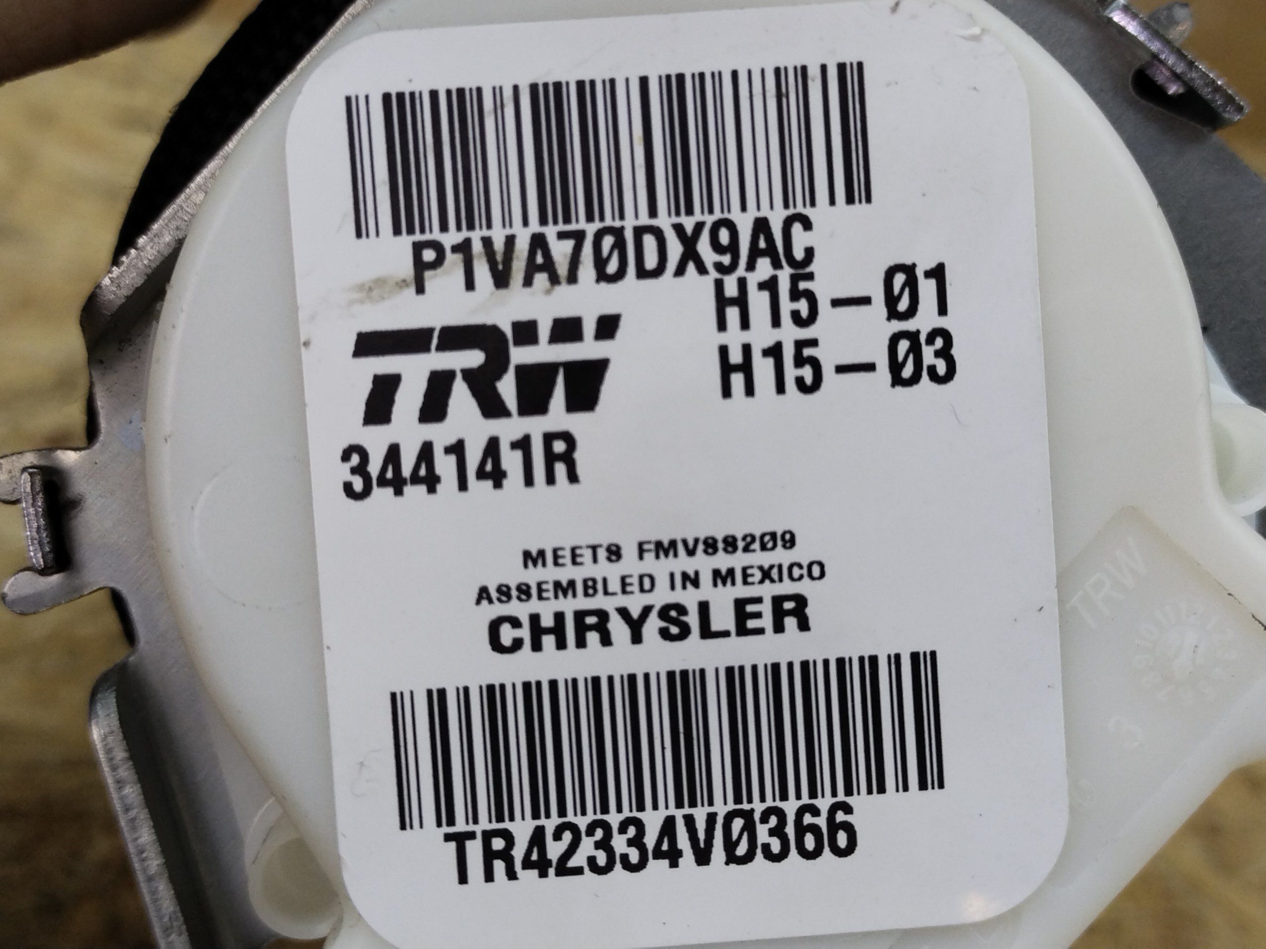 Chrysler 200 2014-2017 ремень безопасности задний правый P1VA70DX9AC