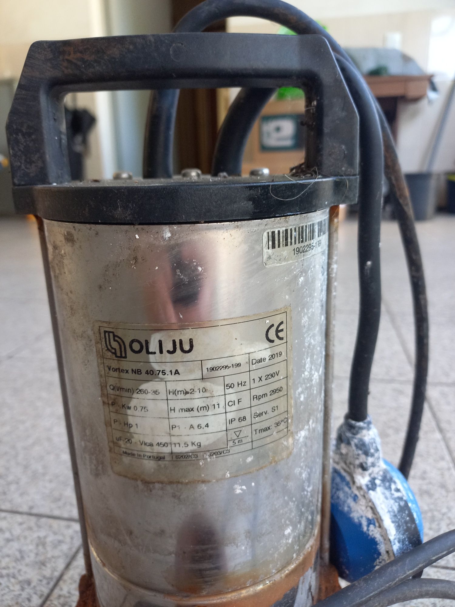 Bomba de aguas da fossa.