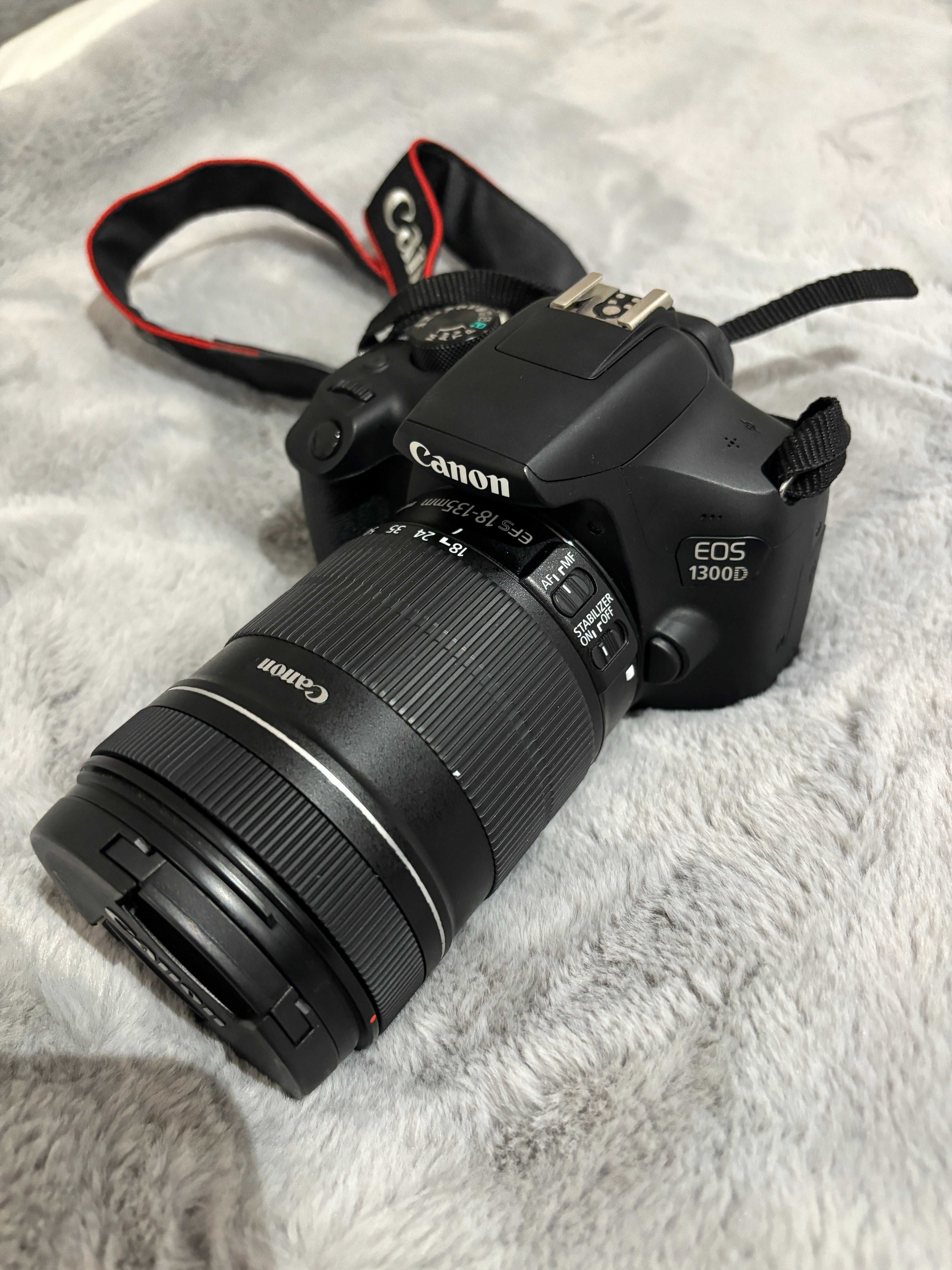 Canon 1300 D + lente 18-135mm + bolsa de oferta