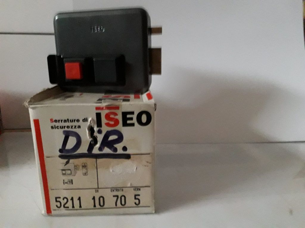 Fechadura eléctrica Cisa e Iseo