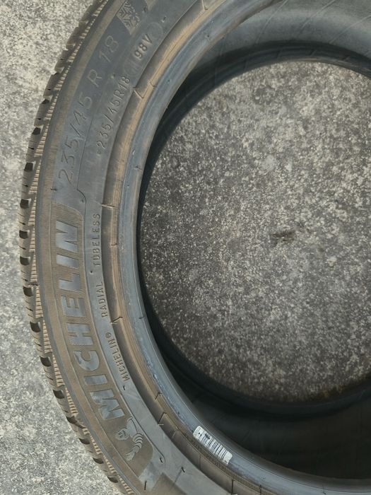 Opony zimowe Michelin Alpin 7 235/45R18 98 V XL