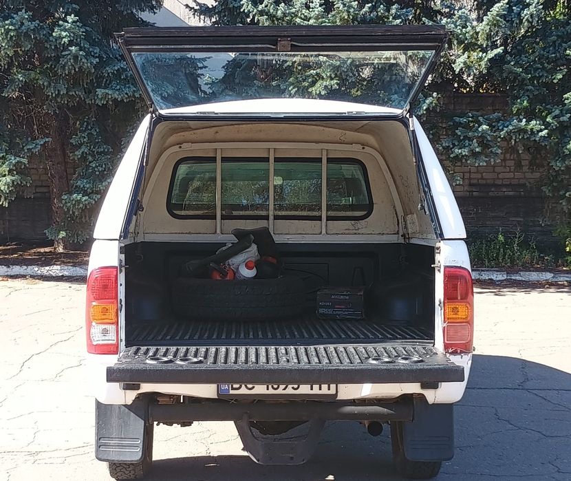 Продам Toyota Hilux 2,5 144 к.с.