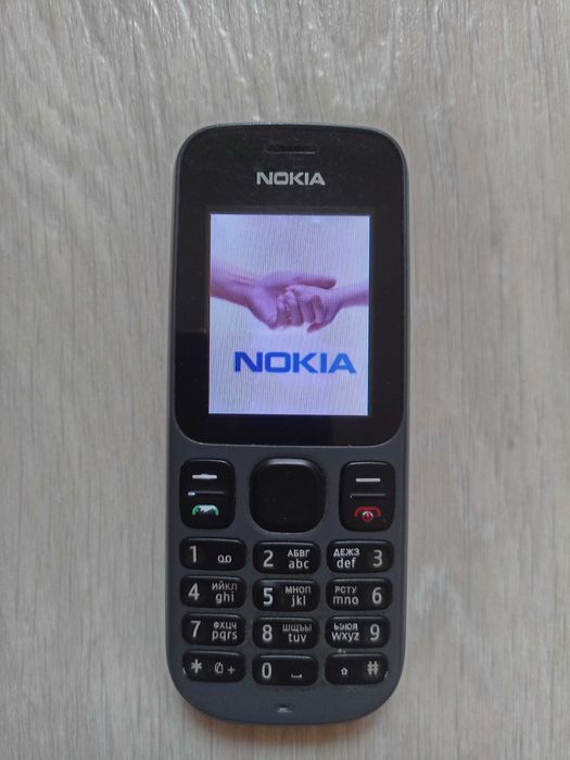 Телефон Nokia 101 на дві сім карти.