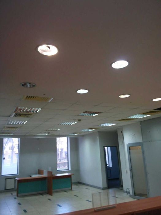 здам приміщення під банк, магазин, офіс