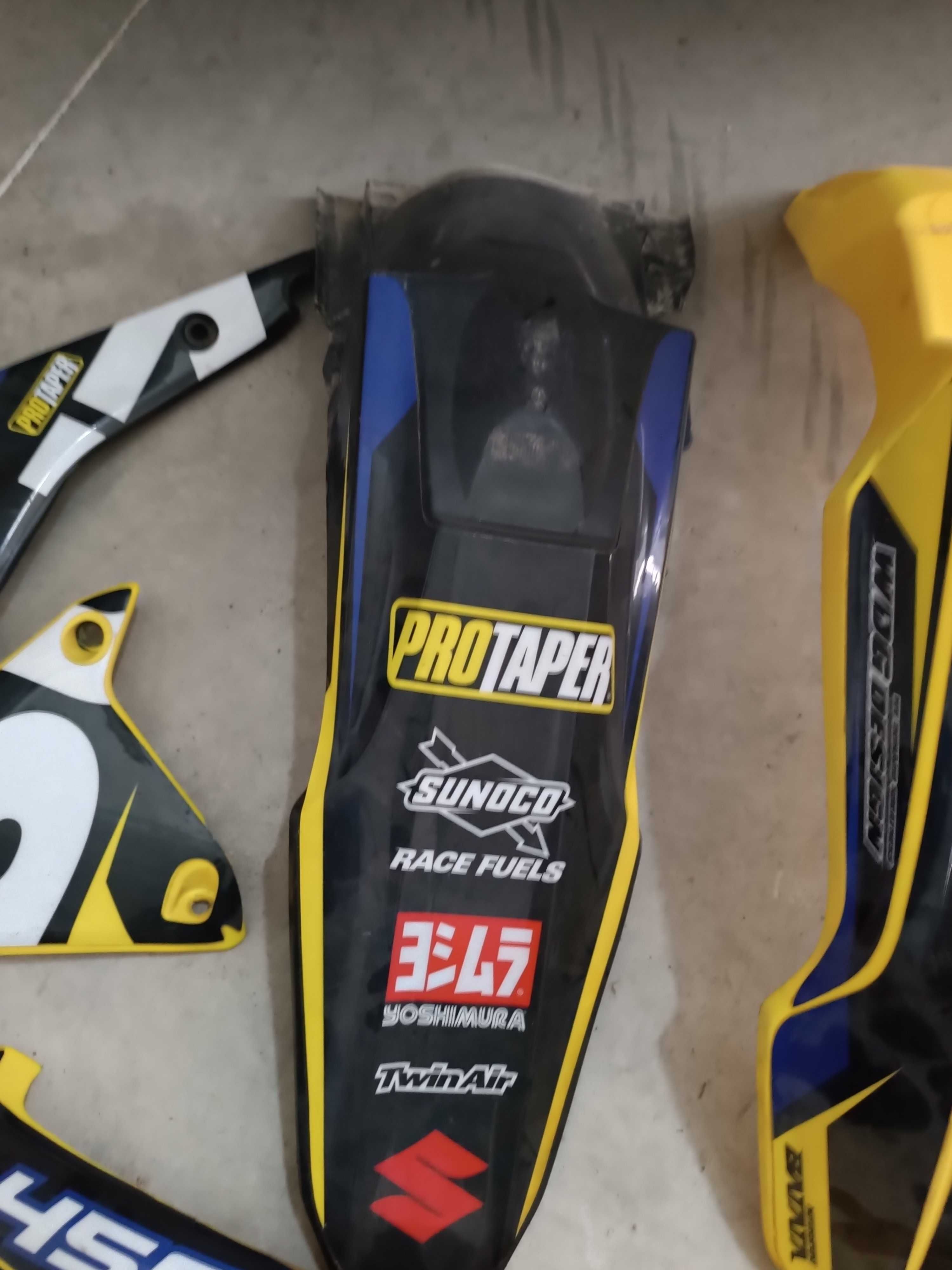 Suzuki RMZ 450 kit plásticos originais com autocolantes