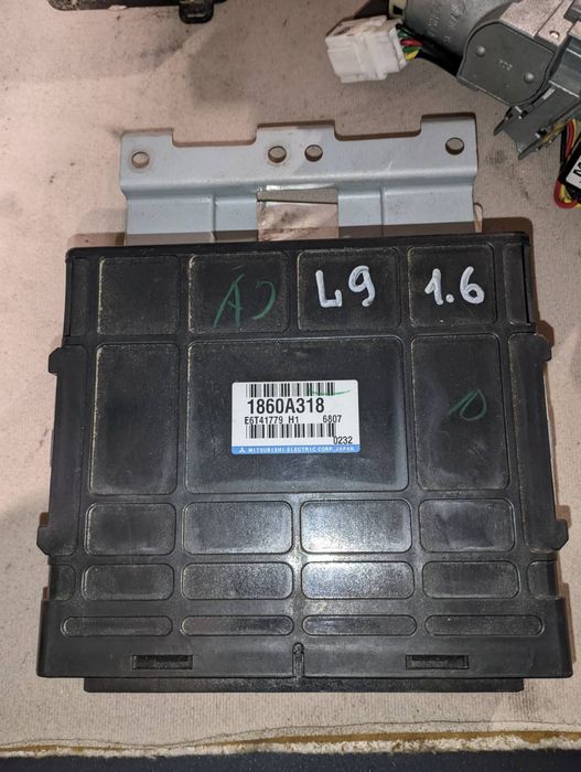 Mitsubishi Lancer 9  1.6 ЭБУ блок управления двигателем