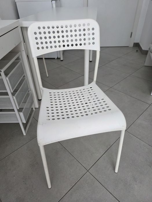 Cadeiras brancas ikea