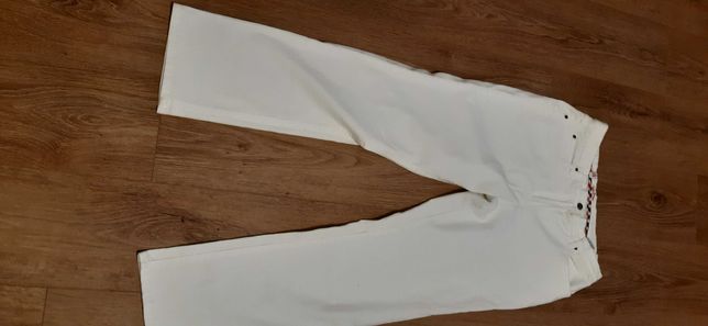 Biale spodnie jeansowe John Baner rozmiar 42
