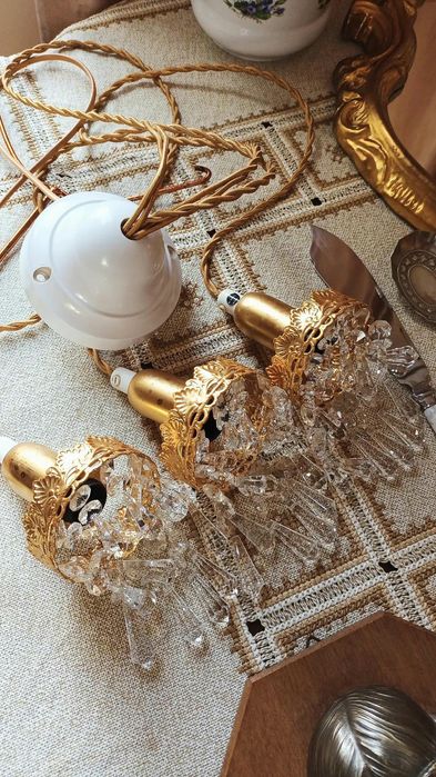 Piękna lampa sufitowa Dania trzy klosze kryształ