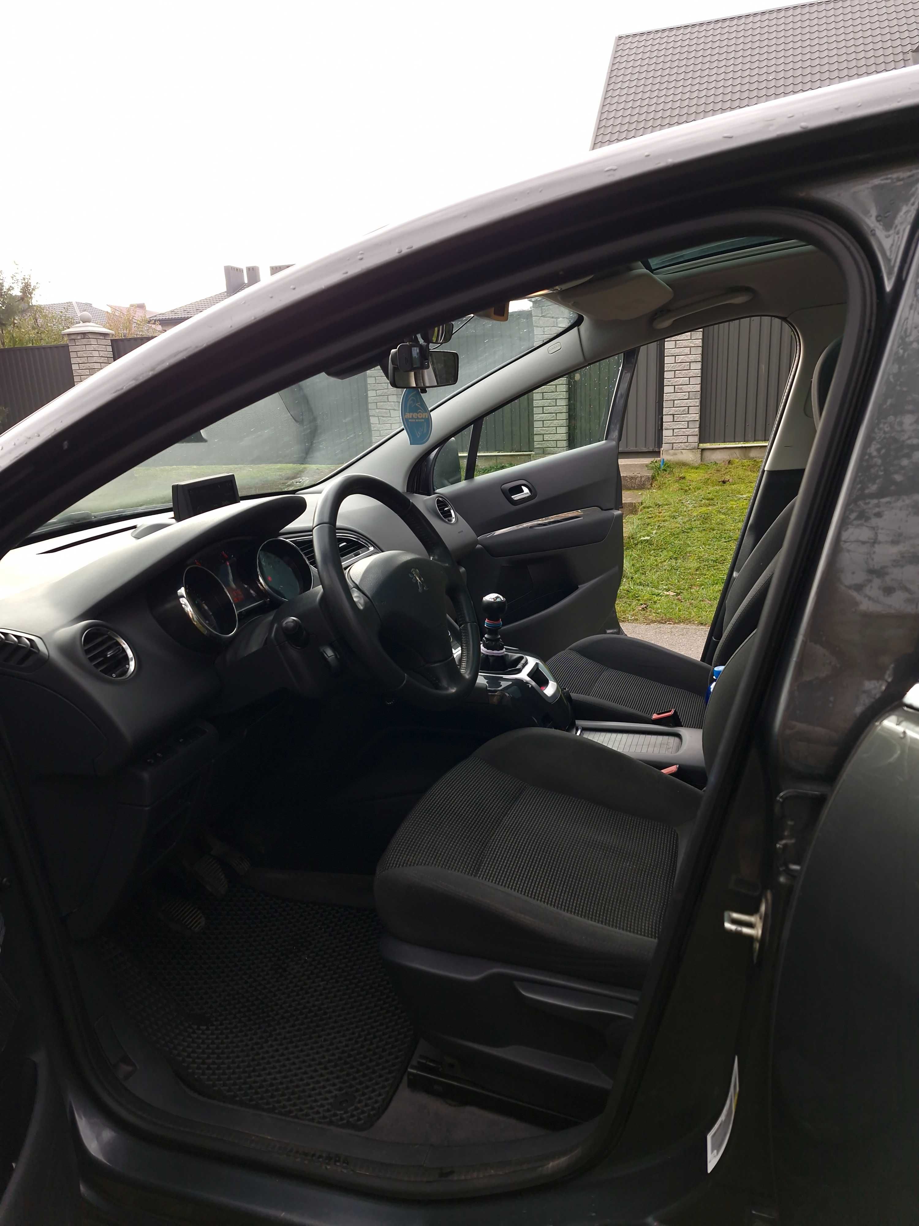 Peugeot 5008 2013